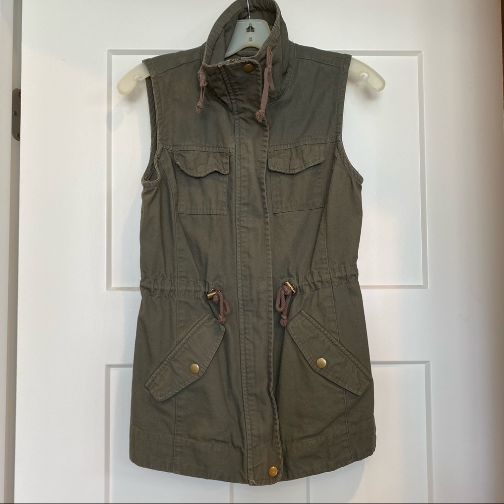American Rag green vest - Picture 2 of 7